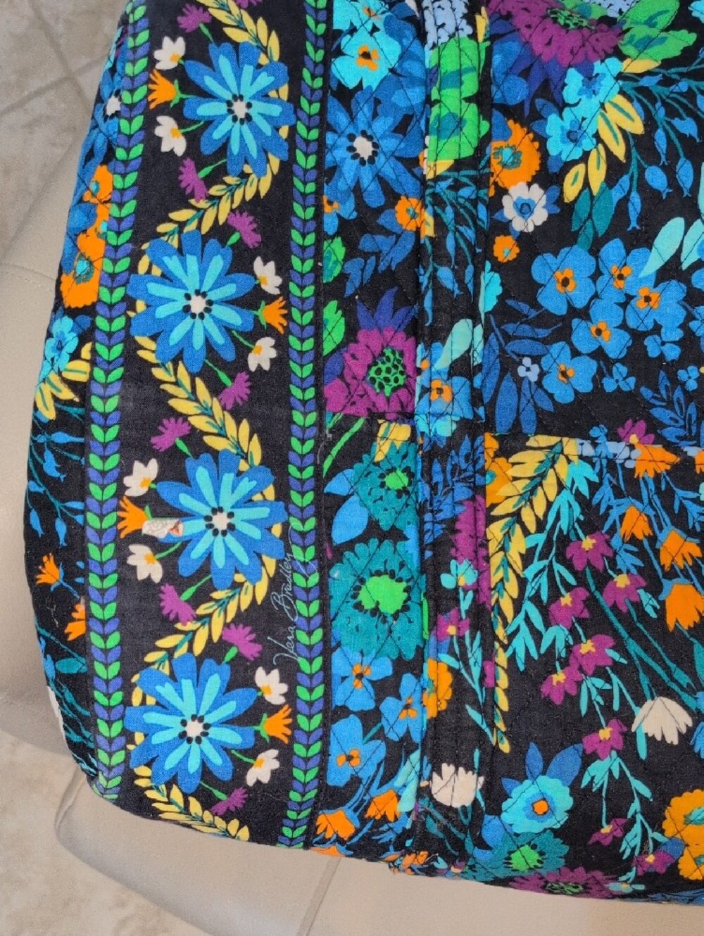 Vera Bradley Retired Pattern "Midnight Blues" Quilted Large Weekender Tote - Picture 12 of 16